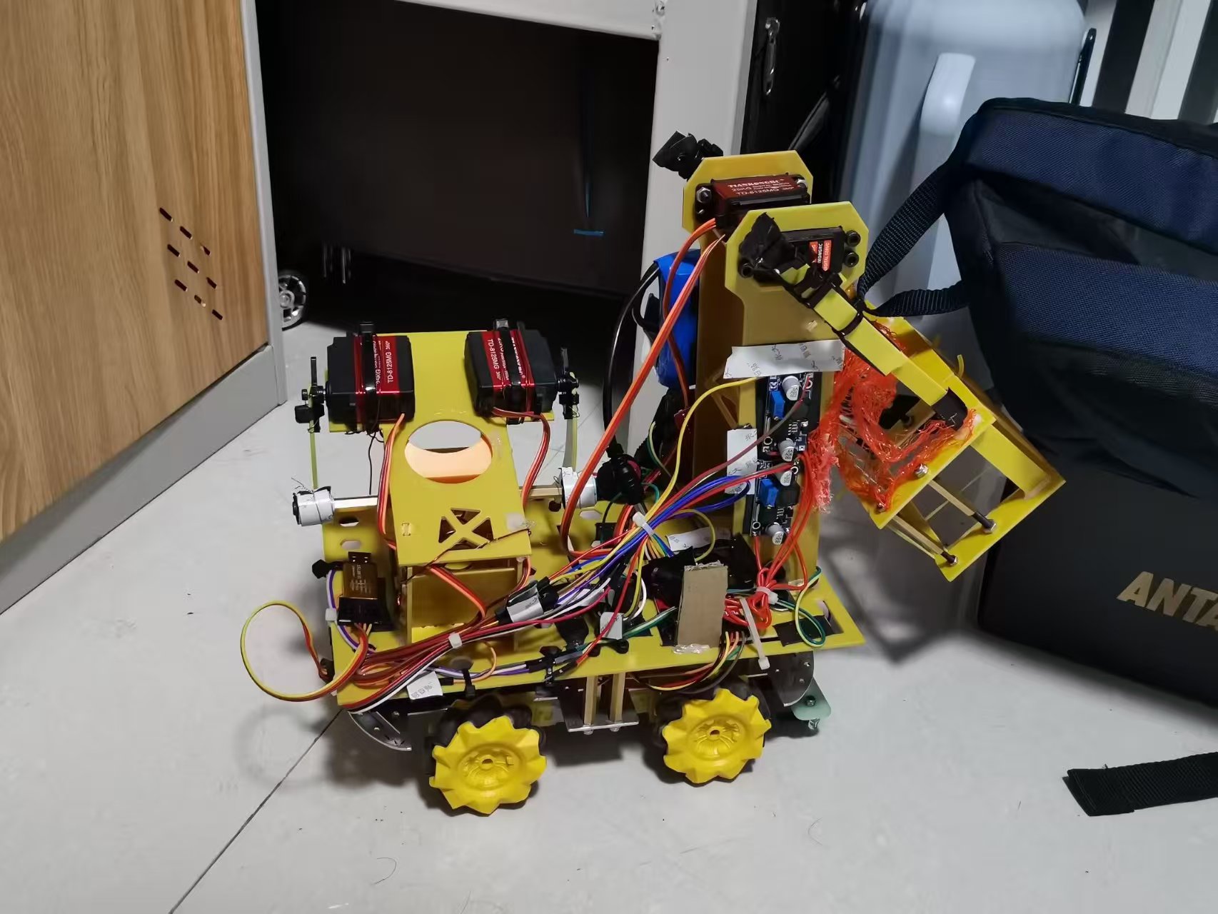 机器人整体外观